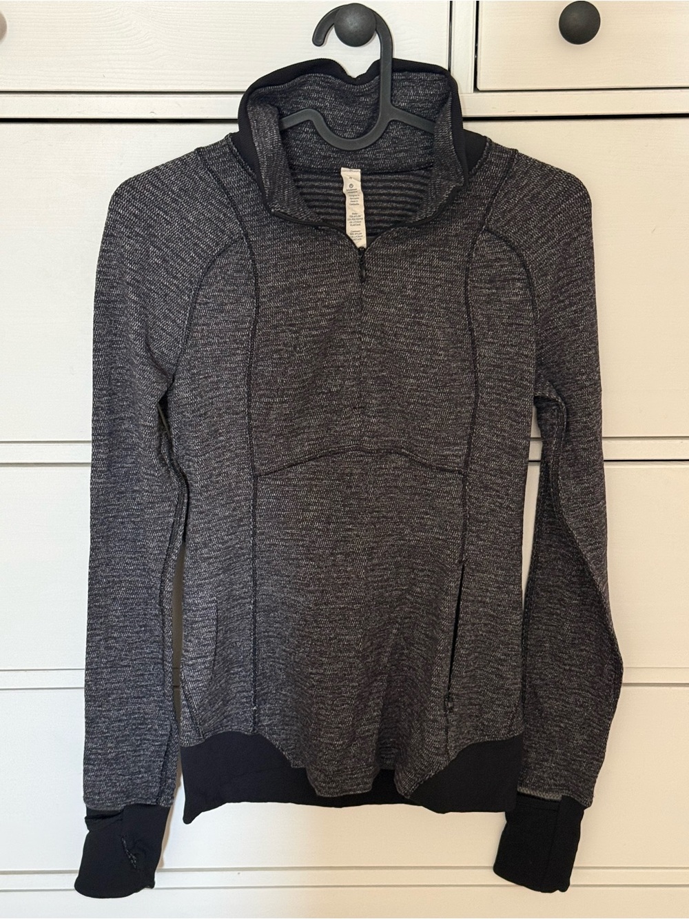 SALE!!! Lululemon Runderful half zip jacket size 4
